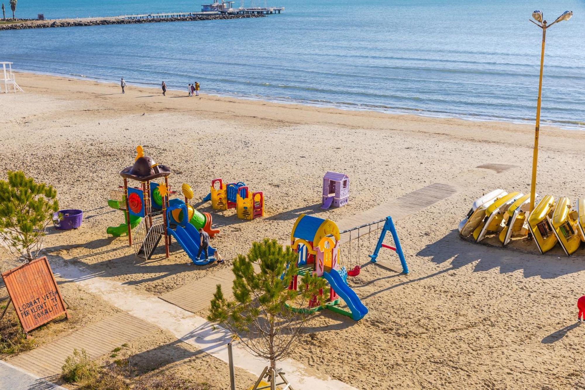 The Beachfront Apartment Драч Екстериор снимка