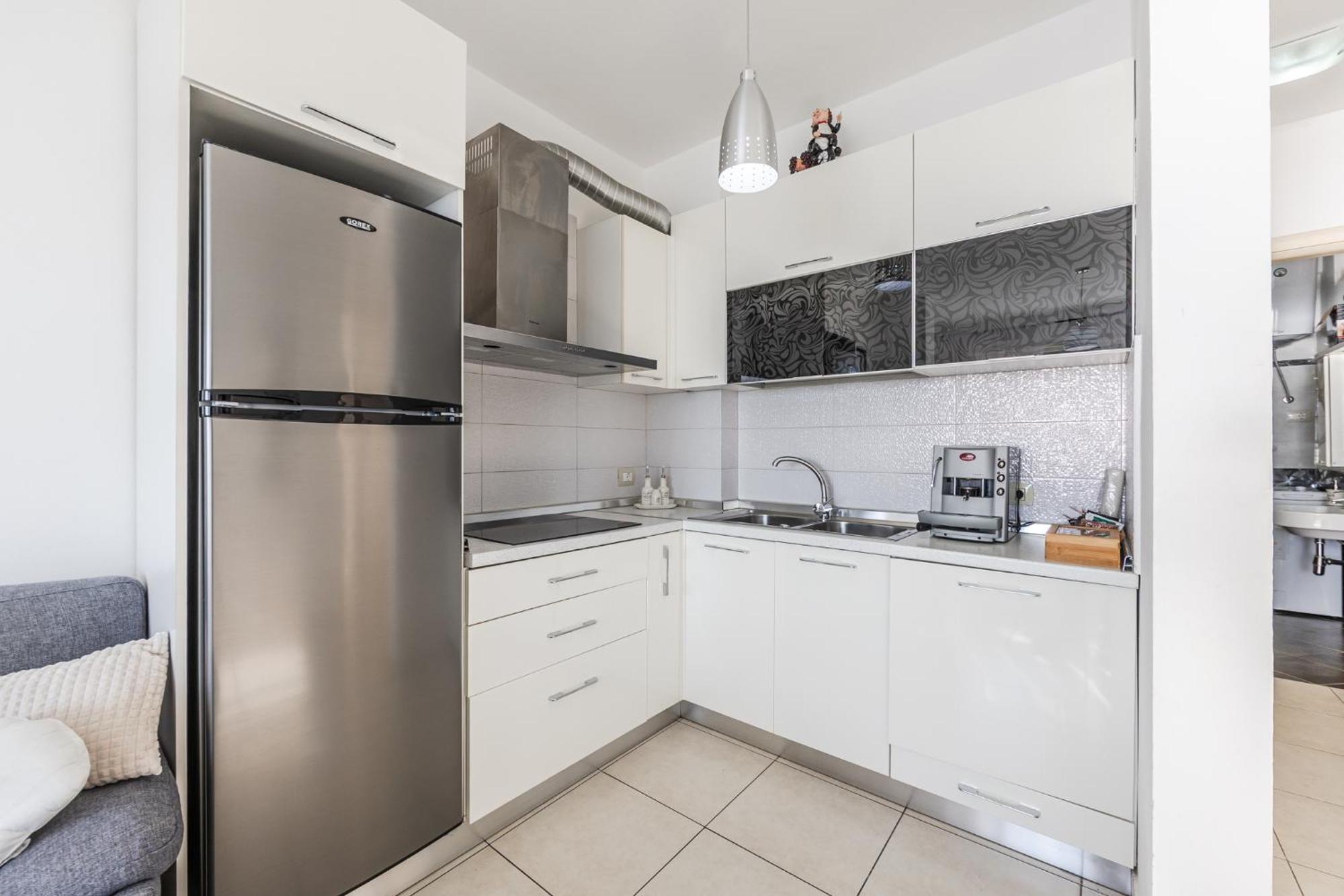 The Beachfront Apartment Драч Екстериор снимка