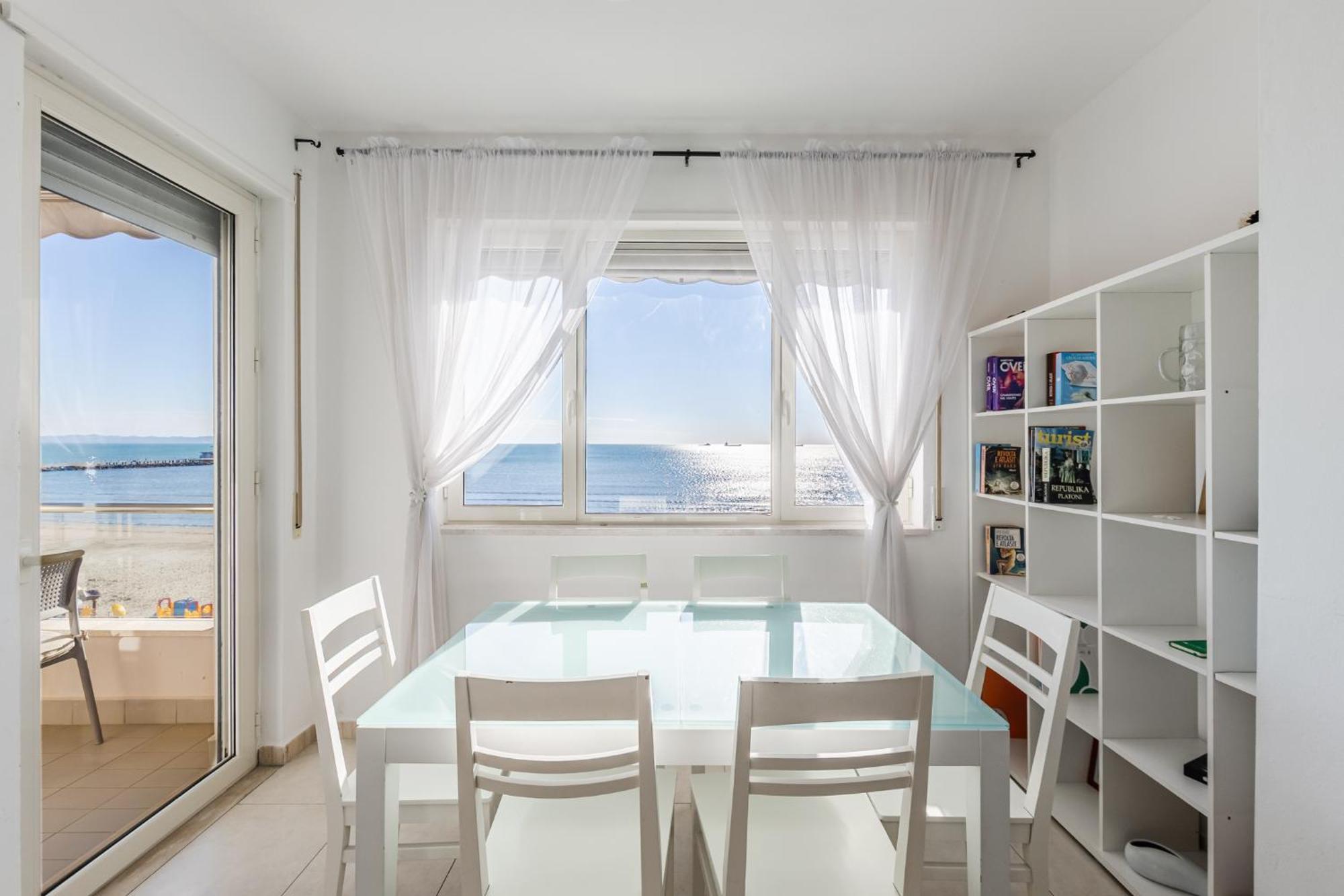 The Beachfront Apartment Драч Екстериор снимка