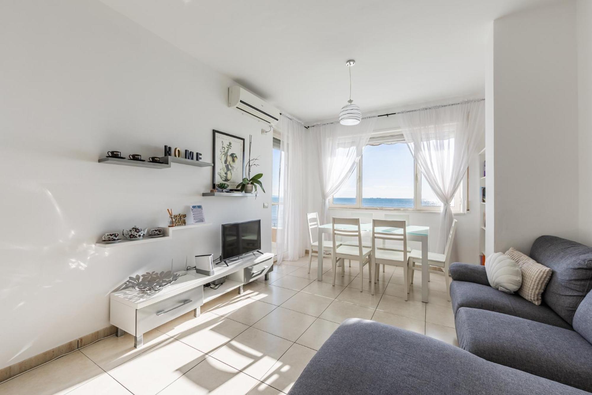 The Beachfront Apartment Драч Екстериор снимка